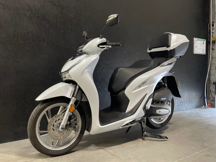 Honda sh 125 500km top case garantie 12 mois occasion montpellier (34) simplicicar simplicibike france