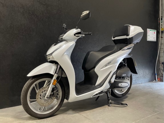 Honda sh 125 500km top case garantie 12 mois occasion montpellier (34) simplicicar simplicibike france