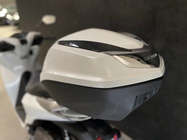 Honda sh 125 500km top case garantie 12 mois occasion montpellier (34) simplicicar simplicibike france