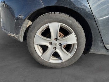 Renault clio iv estate clio  iv tce 120 energy intens edc occasion simplicicar rouen simplicicar simplicibike france