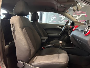 Audi a1 1.2 tfsi 86 s line garantie 12 mois occasion  simplicicar aix les bains simplicicar simplicibike france