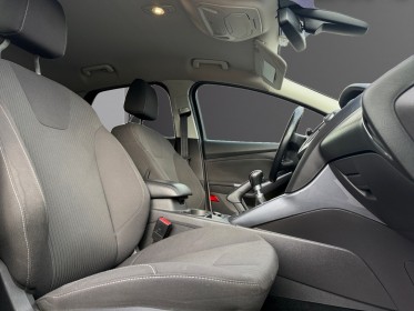 Ford focus 1.6 tdci 115 titanium - 2° main/suivi complet/clim/radar/phares auto - garantie 12 mois occasion simplicicar...