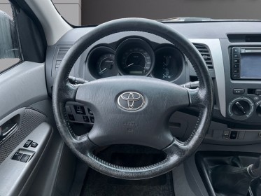 Toyota hilux simple cabine 4x4 144 d-4d occasion simplicicar toulon ouest simplicicar simplicibike france