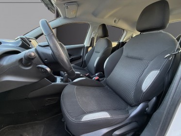 Peugeot 208 style éditions 1.2 essence 82ch distribution faites garantie 12 mois occasion simplicicar toulon ouest...