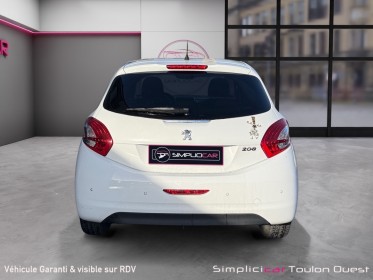 Peugeot 208 style éditions 1.2 essence 82ch distribution faites garantie 12 mois occasion simplicicar toulon ouest...