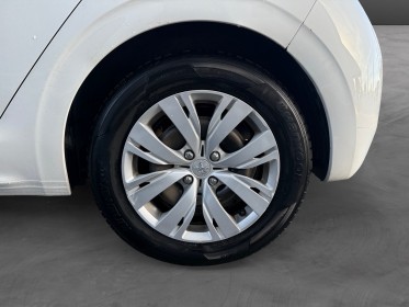 Peugeot 208 style éditions 1.2 essence 82ch distribution faites garantie 12 mois occasion simplicicar toulon ouest...