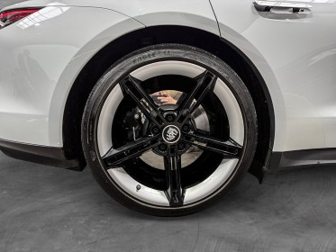 Porsche taycan 4s 571 ch batterie performance plus - pasm/pscb/bose - toit  pano - garantie 12 mois occasion simplicicar lyon...