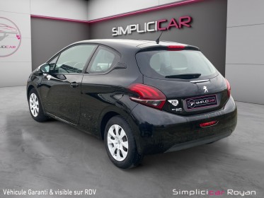 Peugeot 208 3 portes 1.2 68ch like / entretien complet à jour / ct ok / garantie 12 mois occasion simplicicar royan...