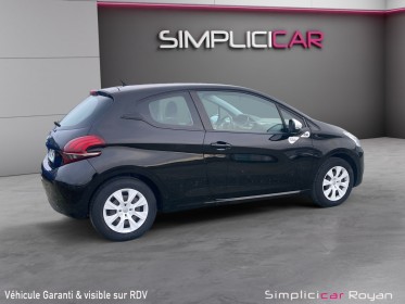 Peugeot 208 3 portes 1.2 68ch like / entretien complet à jour / ct ok / garantie 12 mois occasion simplicicar royan...