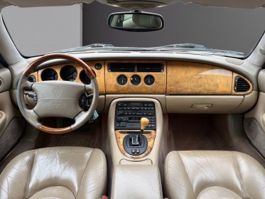 Jaguar xkr 4.0i v8 occasion simplicicar carcassonne simplicicar simplicibike france