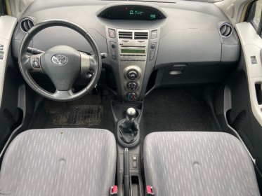 Toyota yaris 100 vvt-i stop  start - garantie 12 mois occasion simplicicar brest simplicicar simplicibike france