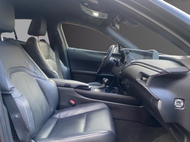 Lexus  ux 250h 2.0 vvt-ie  luxe/ pack entretiens 2 prochain inclus/ siege chauffants/ garantie 12 mois occasion paris 17ème...