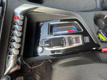 Peugeot 3008 business luehdi 130ch ss eat8 allure business suivi constructeur avec hayon et attelage  amovible occasion...