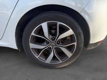 Renault megane iv berline dci 165 energy edc intens garantie 12 mois occasion montpellier (34) simplicicar simplicibike france