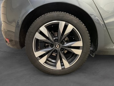 Renault megane iv berline garantie 12 mois dci 115  distribution changÉ carplay toit ouvrant affichage tete haute feux......