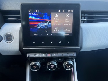 Renault clio v tce 90cv/camera/ambiance led/carplay/garantie 12 mois occasion simplicicar salon de provence simplicicar...