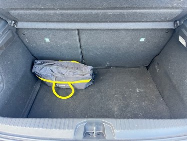 Renault clio v tce 90cv/camera/ambiance led/carplay/garantie 12 mois occasion simplicicar salon de provence simplicicar...