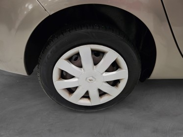 Renault clio iii estate 1.2 16v 75 eco2 authentique occasion simplicicar amiens  simplicicar simplicibike france