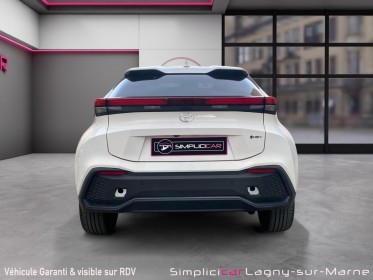 Toyota c-hr hybride my23 1.8l design occasion simplicicar lagny  simplicicar simplicibike france