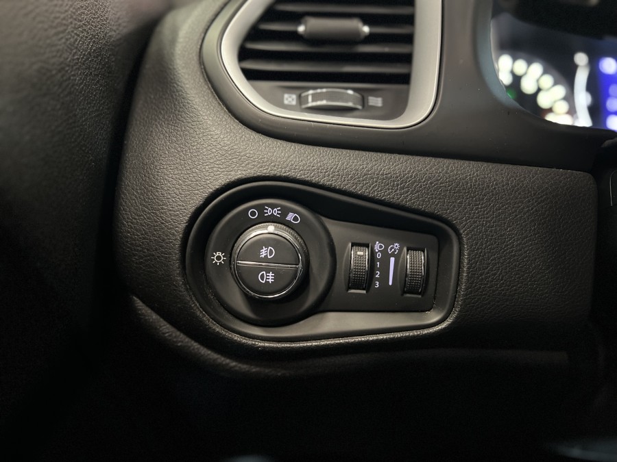 JEEP d'occasion RENEGADE SUV 1.6 E-TORQ 110 LONGITUDE de 2016 Annecy