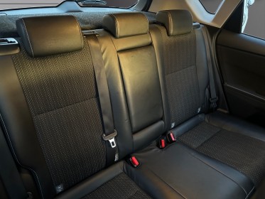 Toyota auris hybride 136h style - siège chauffants - entretien complet toyota occasion simplicicar lagny  simplicicar...