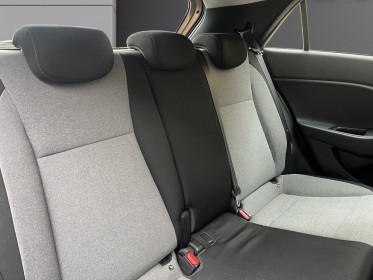 Hyundai i20 1.1 crdi 75 initia- chaine de distribution- garantie 12 mois occasion simplicicar lyon nord simplicicar...