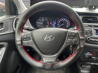 Hyundai i20 1.1 crdi 75 initia- chaine de distribution- garantie 12 mois occasion simplicicar lyon nord simplicicar...