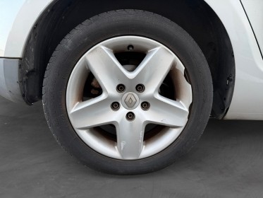 Renault megane iii berline tce 115 energy eco2 zen occasion simplicicar lyon nord simplicicar simplicibike france