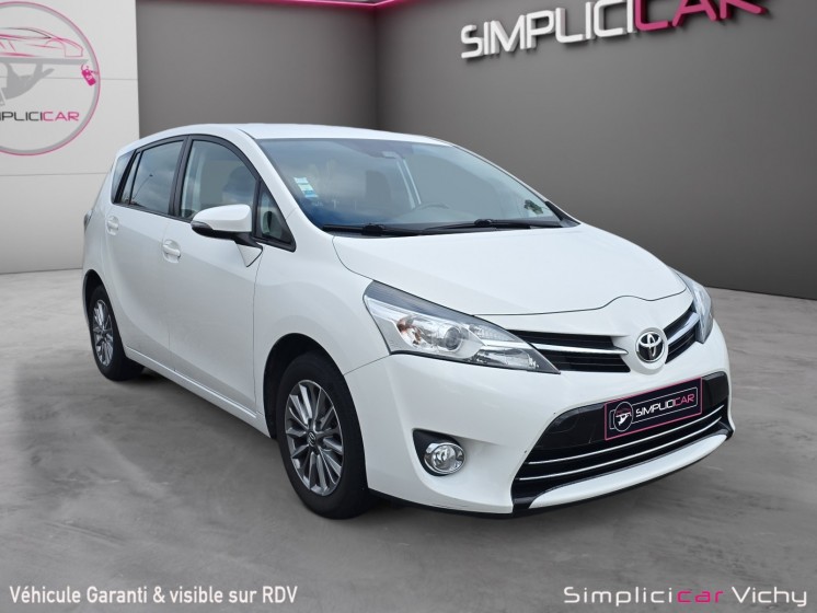Toyota verso lca 2017 132 ch vvt-i design garantie 12 mois révisée attelage amovible occasion simplicicar vichy simplicicar...