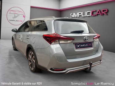 Toyota auris touring sports my17 hybride 136h design gris nardo camera de recul attelage sièges chauffant entretien...