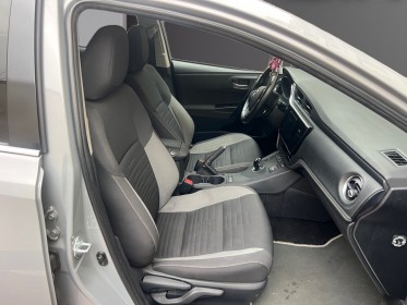 Toyota auris touring sports my17 hybride 136h design gris nardo camera de recul attelage sièges chauffant entretien...