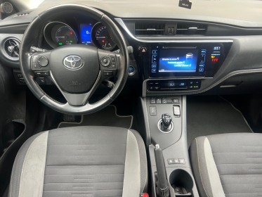 Toyota auris touring sports my17 hybride 136h design gris nardo camera de recul attelage sièges chauffant entretien...