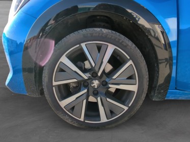 Peugeot 208 puretech 100 ss eat8 gt line régulateur de vitesse commandes au volant garantie 12 mois occasion simplicicar...