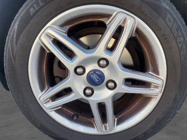 Ford fiesta 1.0 ecoboost 125 ss titanium  caméra de recul , garantie 12 mois occasion simplicicar lyon nord simplicicar...