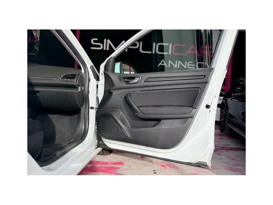 RENAULT d'occasion MEGANE TCE 130 LIMITED de 2018 Annecy (74)﻿