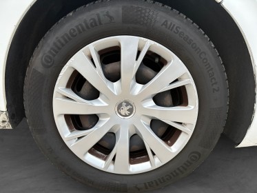 Peugeot 208 affaire 1.6 bluehdi 100 bvm5 premium pack occasion simplicicar lyon nord simplicicar simplicibike france