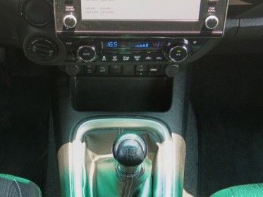 Toyota hilux x-tra cabine 2.4 d-4d 4wd 2.4l 150ch  legende / caméa de recul occasion réunion ville st pierre simplicicar...