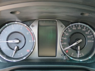 Toyota hilux x-tra cabine 2.4 d-4d 4wd 2.4l 150ch  legende / caméa de recul occasion réunion ville st pierre simplicicar...