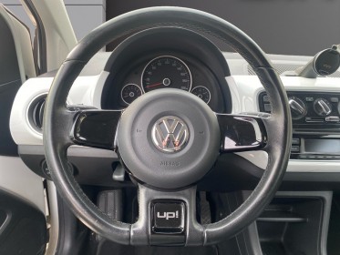 Volkswagen up up 1.0 75 white up! / courroie de distribution neuve / garantie 12 mois occasion simplicicar toulon ouest...