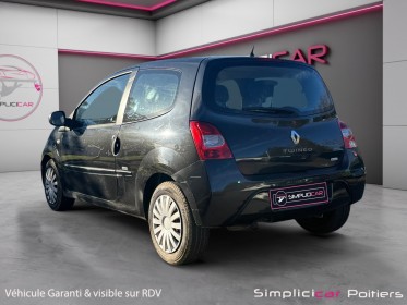 Renault twingo ii 1.2 lev 16v 75 eco2 trend climatisation vitres Électriques autoradio garantie 12 mois occasion simplicicar...