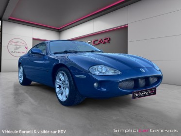 Jaguar xk8 4.0i v8 coupé - bva - française - radio alpina cassettes - cuir - inserts bois occasion simplicicar genevois...