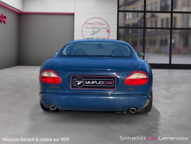 Jaguar xk8 4.0i v8 coupé - bva - française - radio alpina cassettes - cuir - inserts bois occasion simplicicar genevois...