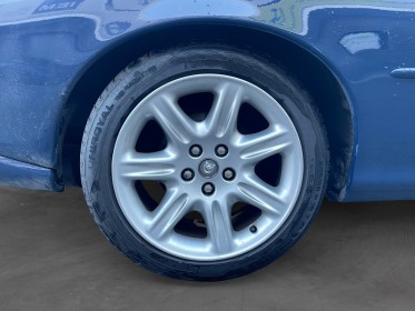 Jaguar xk8 4.0i v8 coupé - bva - française - radio alpina cassettes - cuir - inserts bois occasion simplicicar genevois...