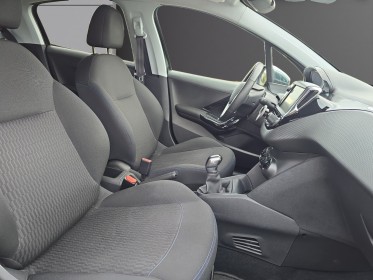 Peugeot 208 hdi 100 ch ss bvm5 signature révisée garantie 12 mois attelage occasion simplicicar vichy simplicicar...