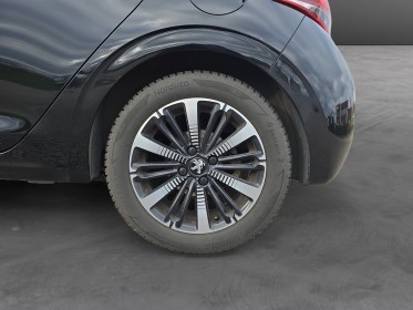 Peugeot 208 hdi 100 ch ss bvm5 signature révisée garantie 12 mois attelage occasion simplicicar vichy simplicicar...