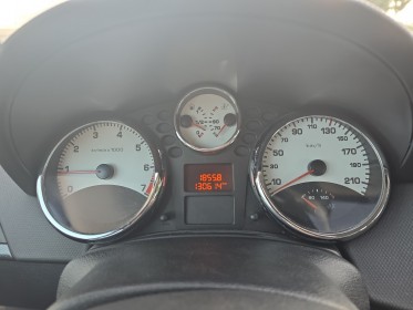Peugeot 207 1.6 vti 16v 120 ch féline attelage révisée garantie 12 mois toit panoramique occasion simplicicar vichy...