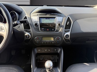 Hyundai ix35 1.7 crdi 115 2wd panoramic sunsation keyless bluetooth toit ouvrant panoramique garantie 12 mois occasion...
