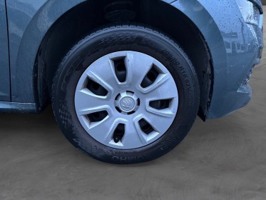 Skoda kamiq 1.0 tsi evo 110 ch dsg7 active, ordinateur de bord, garantie 12 mois occasion simplicicar villejuif  simplicicar...