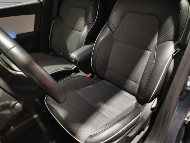 Renault clio v e-tech 140ch - 21n intens carplay origine france 1ère main suivi 100% renault garantie 12 mois occasion...