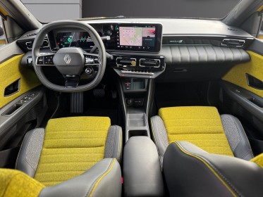 Renault r5 e-tech electrique 150 iconic harman kardon régulateur adaptatif sièges/volant chauffants garantie 12 mois...